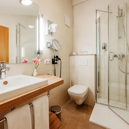 Centurio Hotell 3*